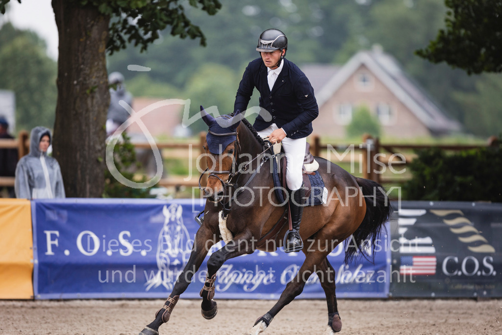 250610_Muehlen_SprPf-L2-411 | Deine schönsten Turniermomente als professionelle Fotos! Entdecke hochwertige Pferdesport-Fotografie im Online-Shop. Jetzt Fotos finden & bestellen!