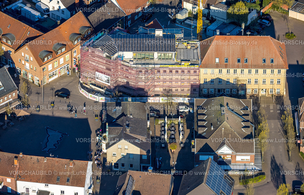 Olfen250405837 | Luftbild, Rathaus und Neubau Baustelle mit Fassadenverkleidung, Marktplatz, Olfen-Stadt, Olfen, Münsterland, Nordrhein-Westfalen, Deutschland