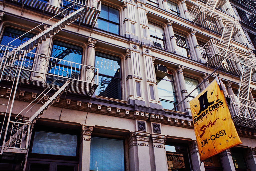 05USA_NYC_DavidBeitzelGallery_Okt1992_8060 | Beegebilder online. 
BIldarchiv von Beege Fotodesign mit ausgewählten Werken, die sich besonders gut für die Dekoration Ihrer Räume oder Wände eignen. 