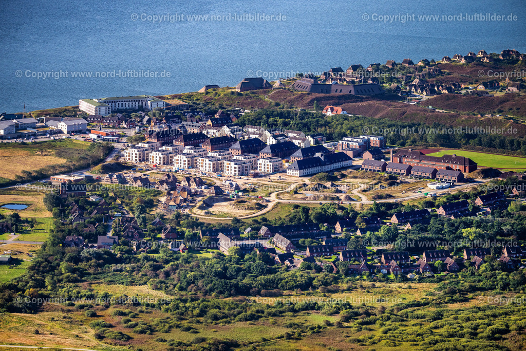 Sylt_List_Dünenpark_Baustelle_ELS_2772280824 | LIST 28.08.2024 Baustelle zur Sanierung und zum Umbau des Gebäudekomplex der ehemaligen Militär- Kaserne " List Dünenpark " an der Straße Querdünenpfad in List auf der Insel Sylt im Bundesland Schleswig-Holstein, Deutschland. // Construction site for the renovation and reconstruction of the building complex of the former military barracks " List Duenenpark " on street Querduenenpfad in List on the island of Sylt in the state Schleswig-Holstein, Germany. Foto: Martin Elsen