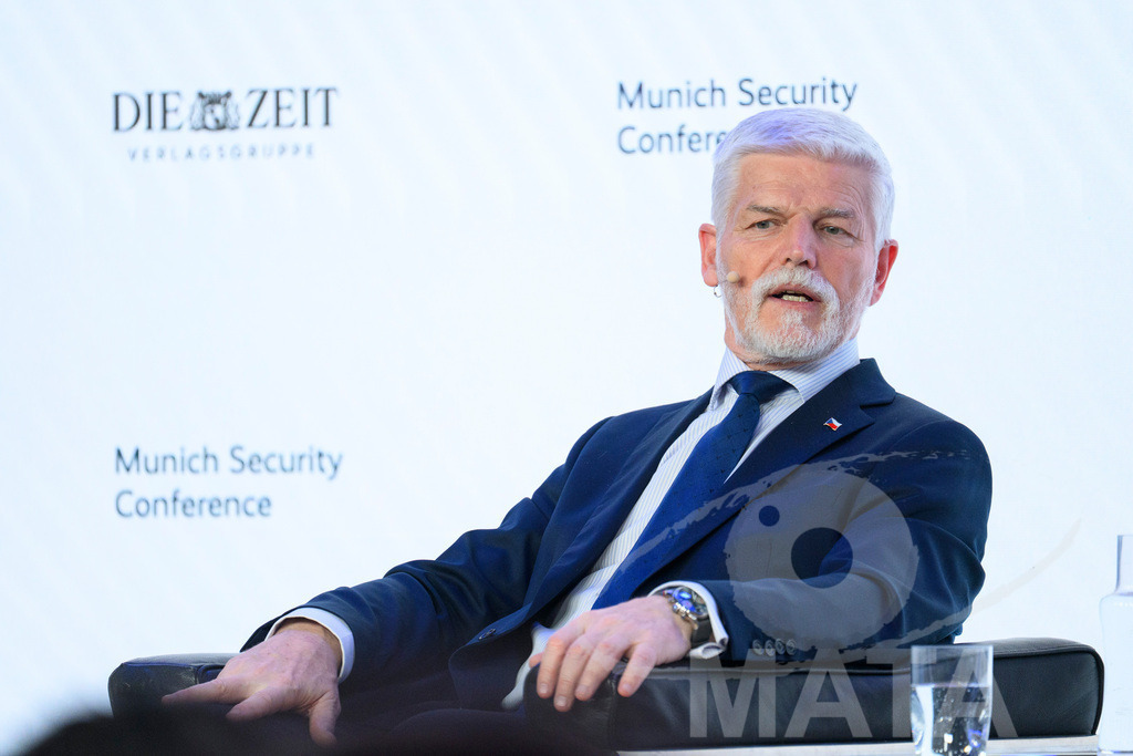 _DWA7153 | MATA IndoCon - Realisiert mit Pictrs.com