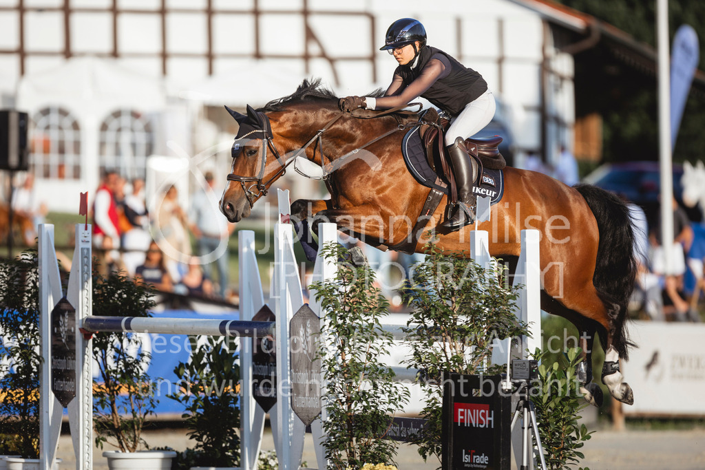 240711_BHO_M1-Spr-1-714 | Deine schönsten Turniermomente als professionelle Fotos! Entdecke hochwertige Pferdesport-Fotografie im Online-Shop. Jetzt Fotos finden & bestellen!