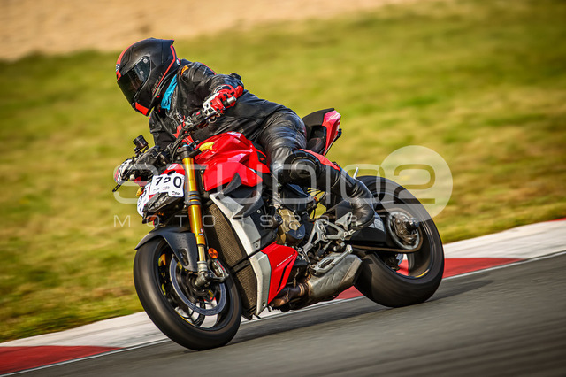 0396-240924_MO-025_396 | Deine Full-Service-Agentur für ✔️Videoproduktionen und ✔️Motorsportfotografie Jetzt Angebot anfragen!