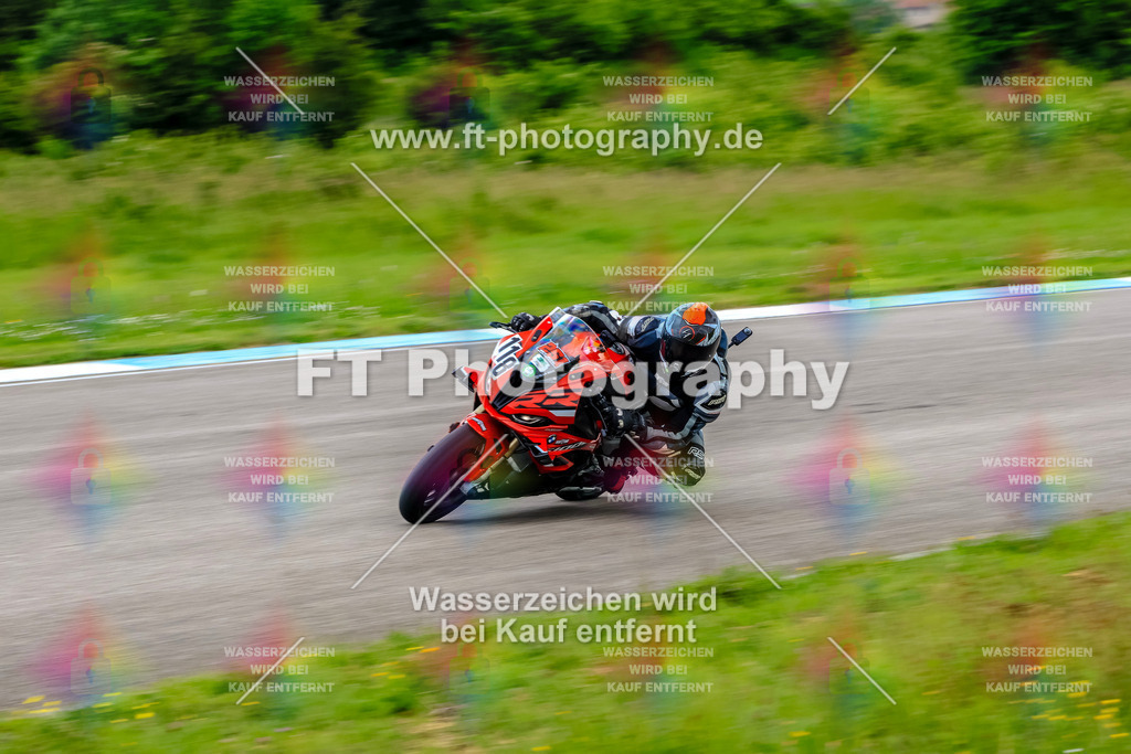 MotoTeam-3545 | Hier findet Ihr Bilder von Touristenfahrten auf der Nürburgring Nordschleife oder von anderen Veranstaltungen die ich besucht habe. Viel Spass beim Durch Schauen 