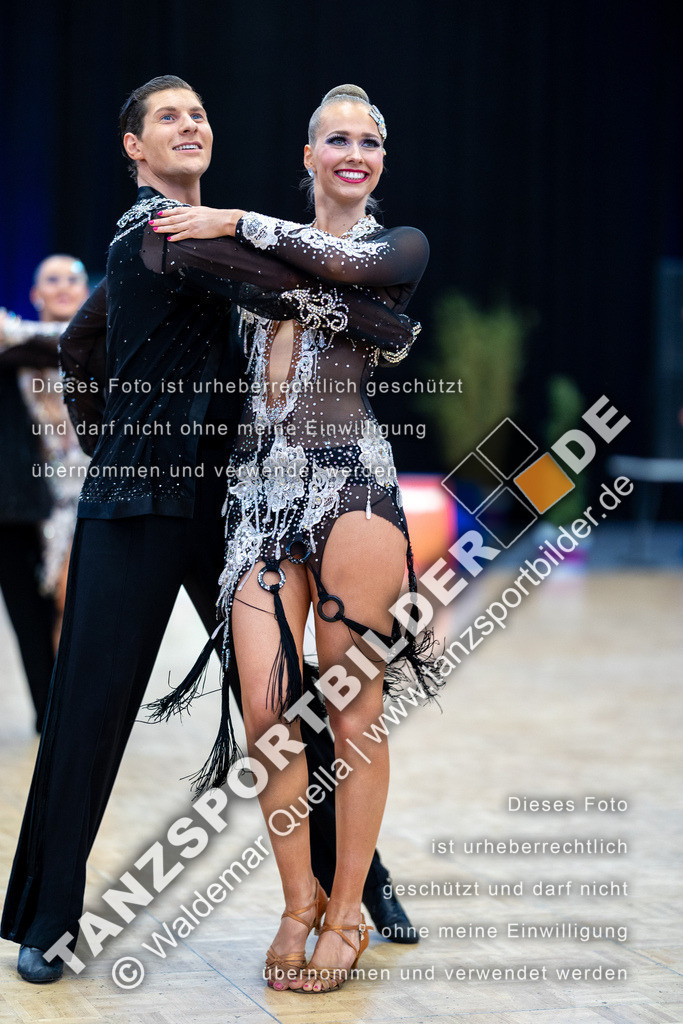 20230415-11247 | Hier finden Sie Tanz Bilder vom Latein und Standard Formationen tanzen. Sportbilder vom Tanzsport. Schöne Fotos und von Weltmeisterschaft, Europameisterschaft, Bundesliga, Regionalliga, Oberliga und Landesliga sowie von GOC Stuttgart, DanceComp, WM Bremen