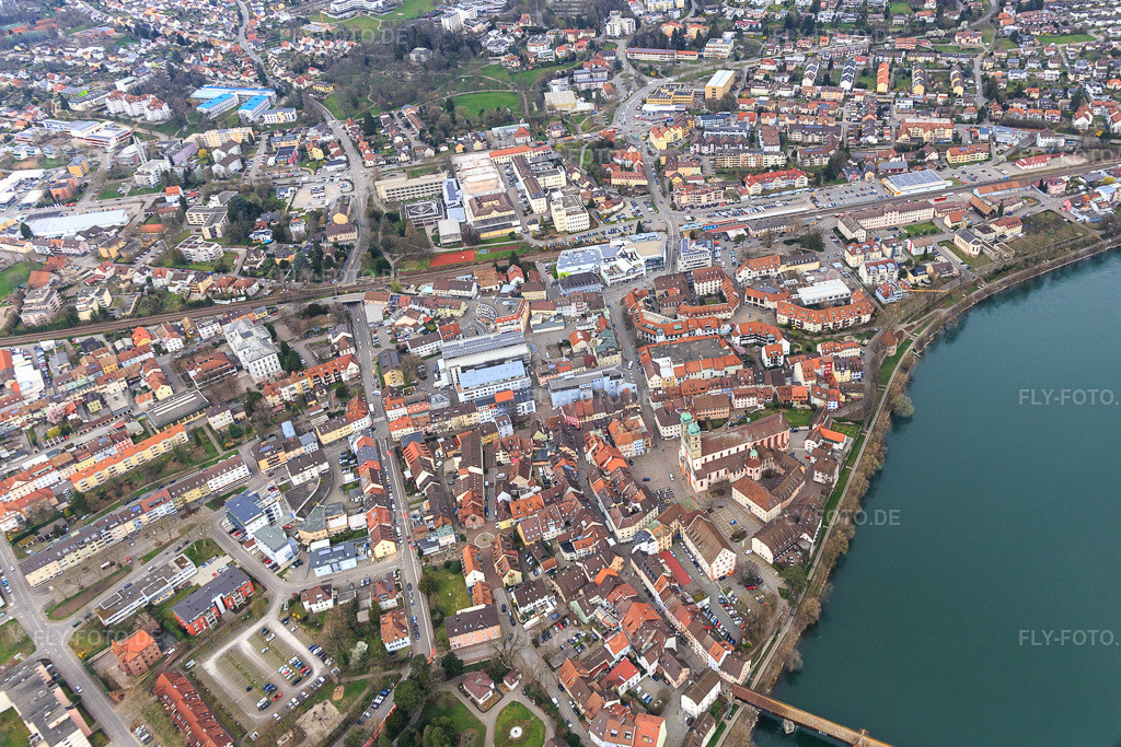 Luftbild: Scheffelstraße und Münsterplatz in Bad Säckingen im Bundesland Baden-Württemberg in Deutschland. Foto: IMG_120143.jpg vom 17.03.2020 durch Werner Riehm/FLY-FOTO.de