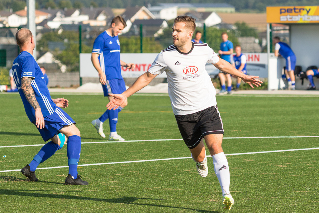 SG Morshausen - TSV Emmelshausen II | Sportfotografie Hermann-Josef Stoffel - Realisiert mit Pictrs.com