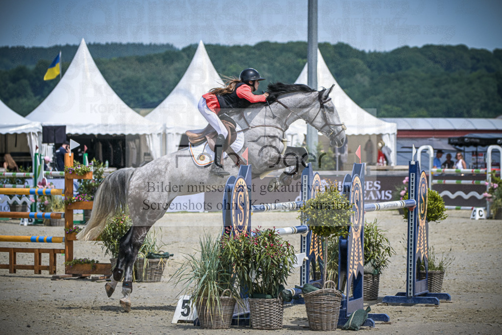DOS_3822 | Entdecke hochwertige Reitturnierfotos von Foto Oger. Professionell, emotional und authentisch – jetzt Lieblingsmomente im Shop bestellen.Deutschlandweite Turnierfotografie. - Realisiert mit Pictrs.com