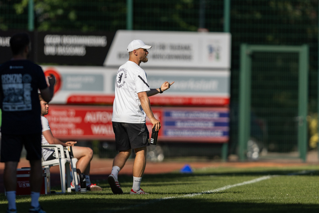 Fußball I Männer I 40. Pfingscup Hollage I 13440 | realhellocedii - Realisiert mit Pictrs.com