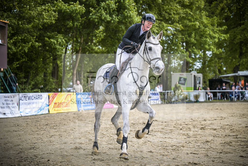 DOS_2197 | Entdecke hochwertige Reitturnierfotos von Foto Oger. Professionell, emotional und authentisch – jetzt Lieblingsmomente im Shop bestellen.Deutschlandweite Turnierfotografie. - Realisiert mit Pictrs.com