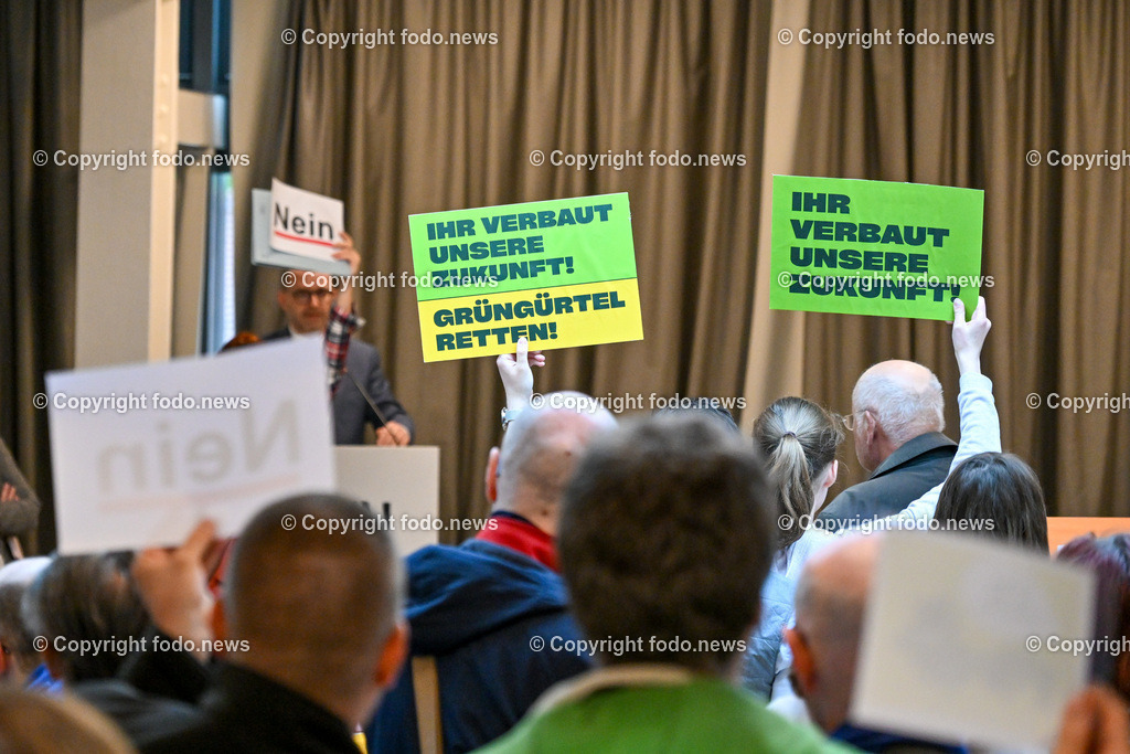 Linz_ Vorstellung Masterplan Digitaluni_ Univiertel_ 17.04.2024-17 | 17.04.2024, Johannes Kepler Universitaet Linz, AUT, Vorstellung Masterplan Digitaluni, Univiertel im Bild Besucher der Veranstaltung