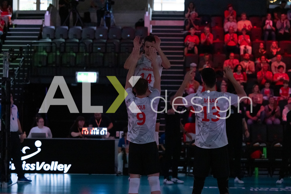 Luxembourg v Switzerland - CEV European League Men | KRIENS, SWITZERLAND - JUNE 12: FABRICE EGGER of Switzerland , CYRIL KOLB of Switzerland and SIMON MAAG of Switzerland during the CEV European League match between Luxembourg and Switzerland at Pilatus Arena on June 12, 2026 in Kriens, Switzerland. - Realisiert mit Pictrs.com