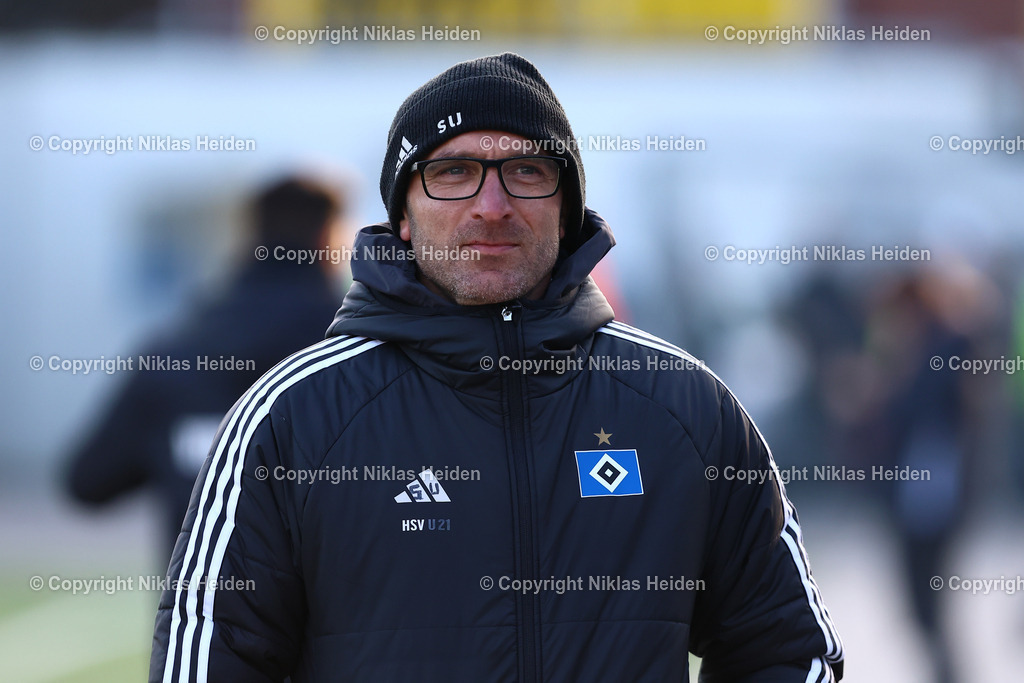NH_HamburgerSVU21_VfBLübeck _RegionalligaNord_02042025 | Soner Uysal (Trainer, Hamburger SV U21)Fußball I Herren I Regionalliga Nord I Saison 2024-2025 I 28. Spieltag I Hamburger SV U21 - VfB Lübeck I 02.04.2025 I Stadion Hoheluft