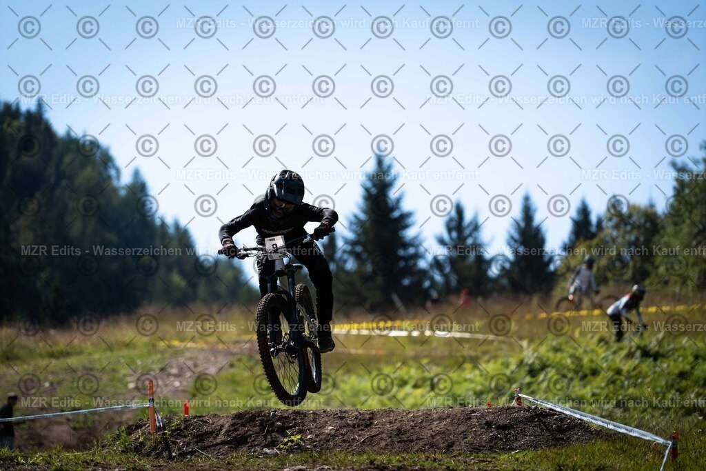 x-189 | mzredits - Realisiert mit Pictrs.com