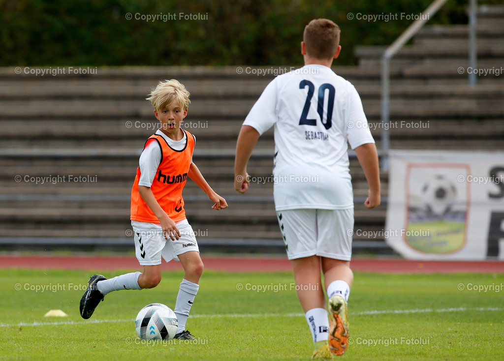 FUSBALLCAMPHERWIGDRECHSEL_03 | bilder, linz, photo, foto, fussball, sport, fotolui, bundesliga