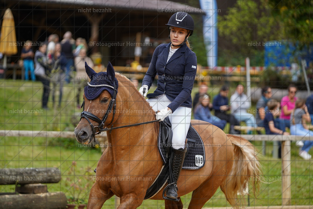 20231008-SN_01319 | Diessen am Ammersee, 2023, Dressur- und Springturnier, Reitsport, Turnierfotografie, Pferdebilder, Reitbilder, Turnierfotografen Bayern, Fotoagentur Herrmann