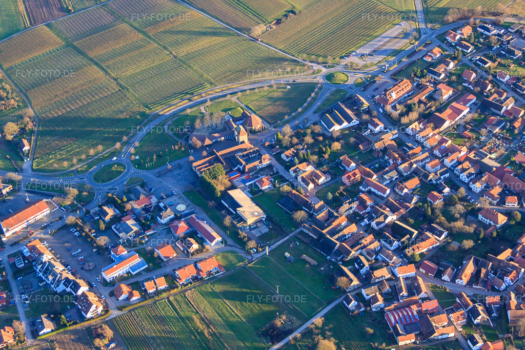 Luftbild: Deutsches Weintor Pfalz im Ortsteil Schweigen in Schweigen-Rechtenbach im Bundesland Rheinland-Pfalz in Deutschland. Foto: IMG_61920.jpg vom 28.01.2014 durch Werner Riehm/FLY-FOTO.deWWW.DEUTSCHES-WEINTOR-RESTAURANT.DE