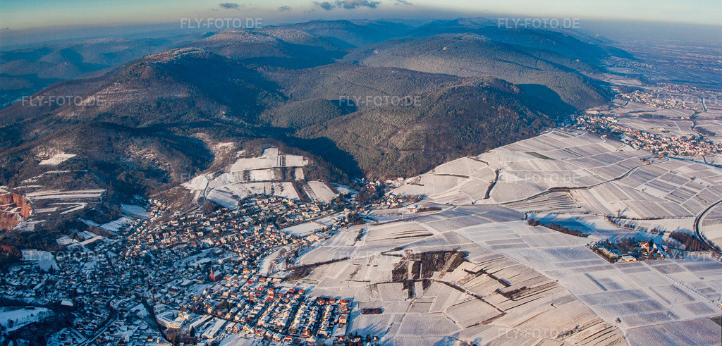 Luftbild: Winter in Albersweiler im Bundesland Rheinland-Pfalz in Deutschland. Foto: IMG_54657-Bearbeitet.jpg vom 08.12.2012 durch Werner Riehm/FLY-FOTO.deAuflösung des Originals: 6165 x 2957 px