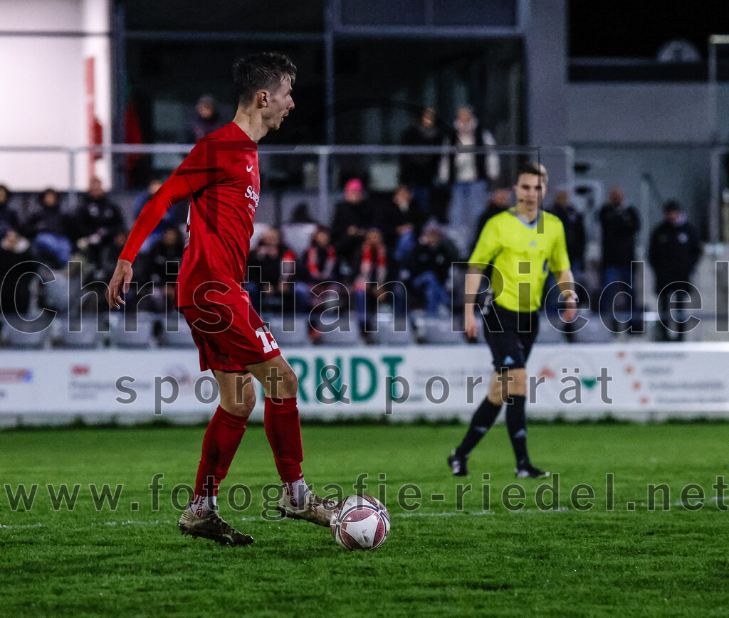 2024-03-28_050_FC_Schwaig_gegen_VfB_Forstinning | Oberding, Deutschland, 28.03.2024:
Fußball, Landesliga Südost 2023 / 2024, 27. Spieltag, FC Schwaig gegen VfB Forstinning, Endergebnis: 2:1

Niklas Mayer (VfB Forstinning, #13)

Foto: Christian Riedel / fotografie-riedel.net