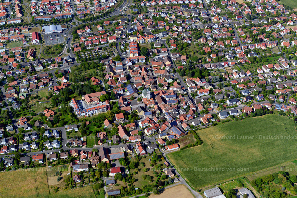 3650404 | ROTTENBAUER 31.08.2016 Wohngebiet - Mischbebauung der Mehr- und Einfamilienhaussiedlung  in Rottenbauer im Bundesland Bayern, Deutschland // Residential area - mixed development of a multi-family housing estate and single-family housing estate  in Rottenbauer in the state Bavaria, Germany Foto: Gerhard Launer