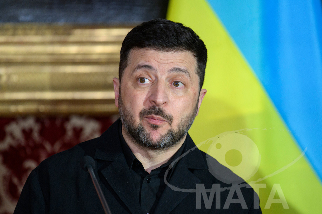 _DWA0456 | Politiker Wolodymyr Selenskyj, Präsident der Ukraine, iwährend eines Pressestatements in der Münchner Residenz vor der Verleihung des Ewald-von-Kleist-Preises.Der diesjährige Ewald-von-Kleist-Preis wird am Rande der Münchner Sicherheitskonferenz 2026 an das ukrainische Volk vergeben. München, 14.02.2026 Bayern Deutschland - Realisiert mit Pictrs.com