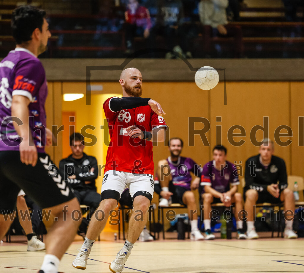 2024-10-20_096_SpVgg_Altenerding_II_gegen_TSV_Taufkirchen-Vils | Erding, Deutschland, 20.10.2024:Handball, Bezirksliga Männer Ost 2024 / 2025, 3. Spieltag, SpVgg Altenerding II gegen TSV Taufkirchen/Vils, Endergebnis: 15:20Andreas Rej (TSV Taufkirchen/Vils, #69)Foto: Christian Riedel / fotografie-riedel.net