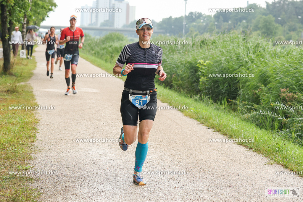 LUR_1552 | 34. M-net Erlanger Triathlon 2025 #erlangertriathlon  #mnettriathlon2025 #mnettriathlon #team #olympischedistanz #mitteldistanz #triathlon #maindonaukanal  #erlangertriathlon2025 #yourpictrs #tv1848 #tv1848erlangen  #triathlonbayern #sportinerlangen #demsportverbunden #sportshot_your_pictrs Copyright: www.sportshot.de