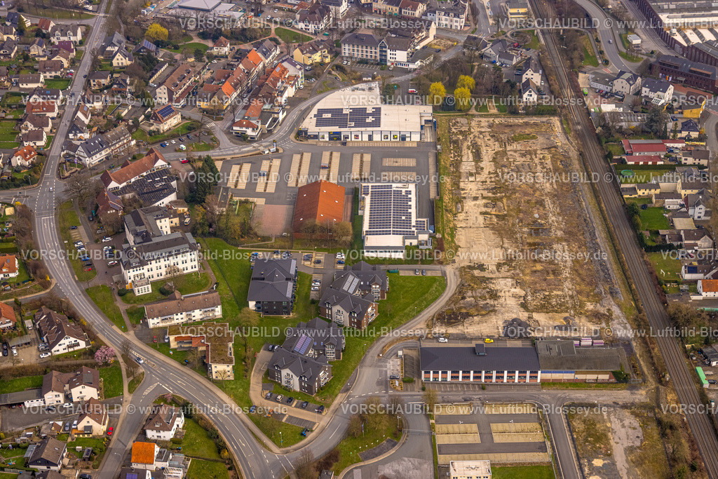Wickede240307930 | Luftbild, City mit Einkaufszentrum Aldi und Edeka Supermarkt, Brachfläche Christian-Liebrecht-Straße, Bahnlinie, Wickede/Ruhr, Nordrhein-Westfalen, Deutschland