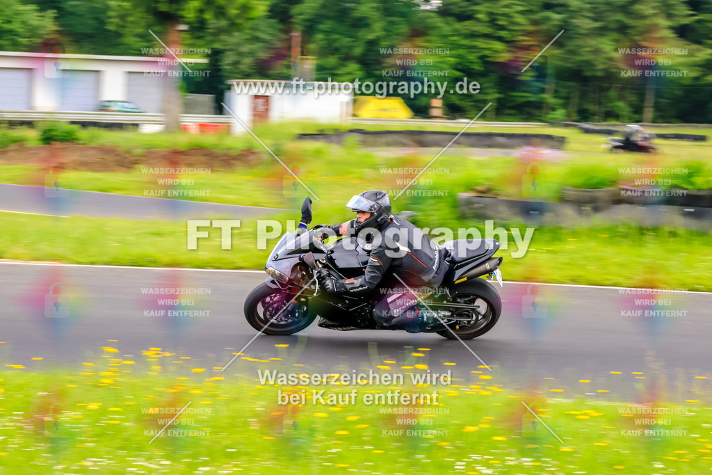 VBK-7183 | Hier findet Ihr Bilder von Touristenfahrten auf der Nürburgring Nordschleife oder von anderen Veranstaltungen die ich besucht habe. Viel Spass beim Durch Schauen 