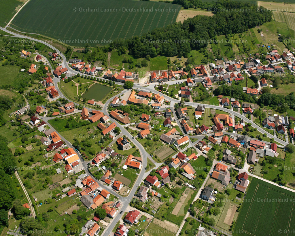 2634297 | KIRCHOHMFELD 09.06.2006 Wohngebiet einer Einfamilienhaus- Siedlung  in Kirchohmfeld im Bundesland Thüringen, Deutschland // Single-family residential area of settlement  in Kirchohmfeld in the state Thuringia, Germany Foto: Gerhard Launer