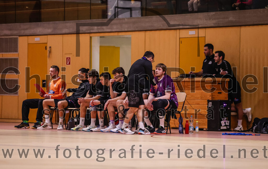 2024-11-24_034_SpVgg_Altenerding_gegen_ASV_Dachau | Erding, Deutschland, 24.11.2024:Handball, Bezirksoberliga Männer 2024 / 2025, 8. Spieltag, SpVgg Altenerding gegen ASV Dachau, Endergebnis: 30:23Trainer Simon Klawe (SpVgg Altenerding)Foto: Christian Riedel / fotografie-riedel.net