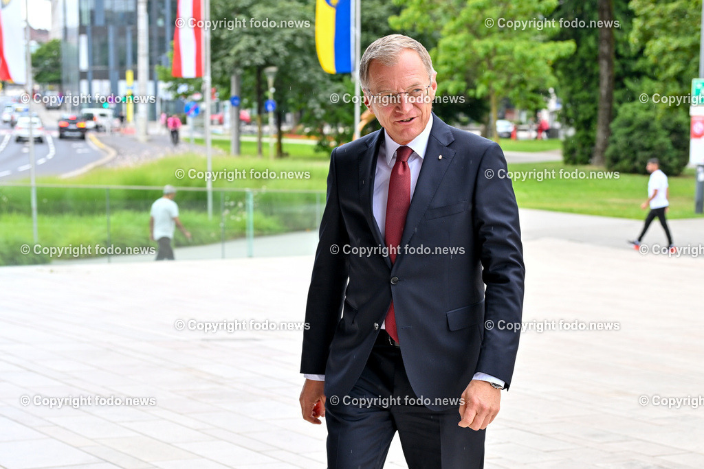 Pressekonferenz Land Ooe_ Oberoesterreich uebernimmt den Vorsitz in der Landeshauptleute-Konferenz_ 03.07.2024-24 | 03.07.2024, Linz, AUT, Pressekonferenz Land Ooe, Oberoesterreich uebernimmt den Vorsitz in der Landeshauptleute-Konferenz, im Bild Thomas Stelzer (VP, Landeshauptmann Oberoesterreich)