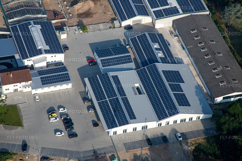 Luftbild: Klinikgelände des Rehabilitationszentrums der Rehaklinik REHA med Gesundheitspark GmbH - Reha PLUS (Pfalz) in Herxheim bei Landau im Bundesland Rheinland-Pfalz in Deutschland. Foto: IMG_080701.jpg vom 12.06.2015 durch Werner Riehm/FLY-FOTO.de