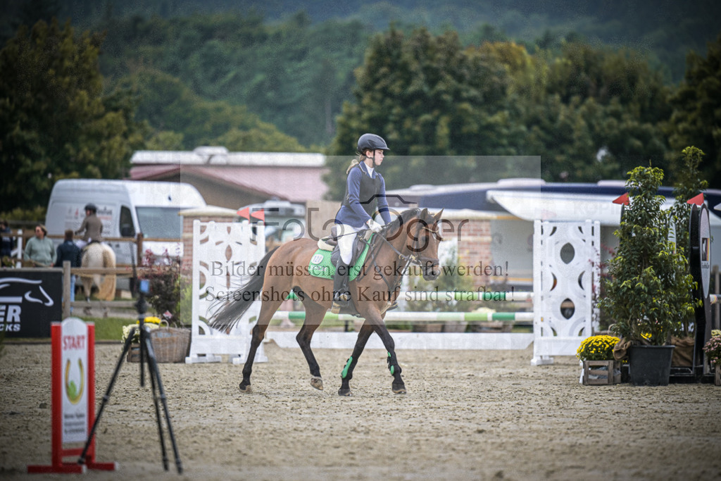 DOS_1727 | Entdecke hochwertige Reitturnierfotos von Foto Oger. Professionell, emotional und authentisch – jetzt Lieblingsmomente im Shop bestellen.Deutschlandweite Turnierfotografie. - Realisiert mit Pictrs.com