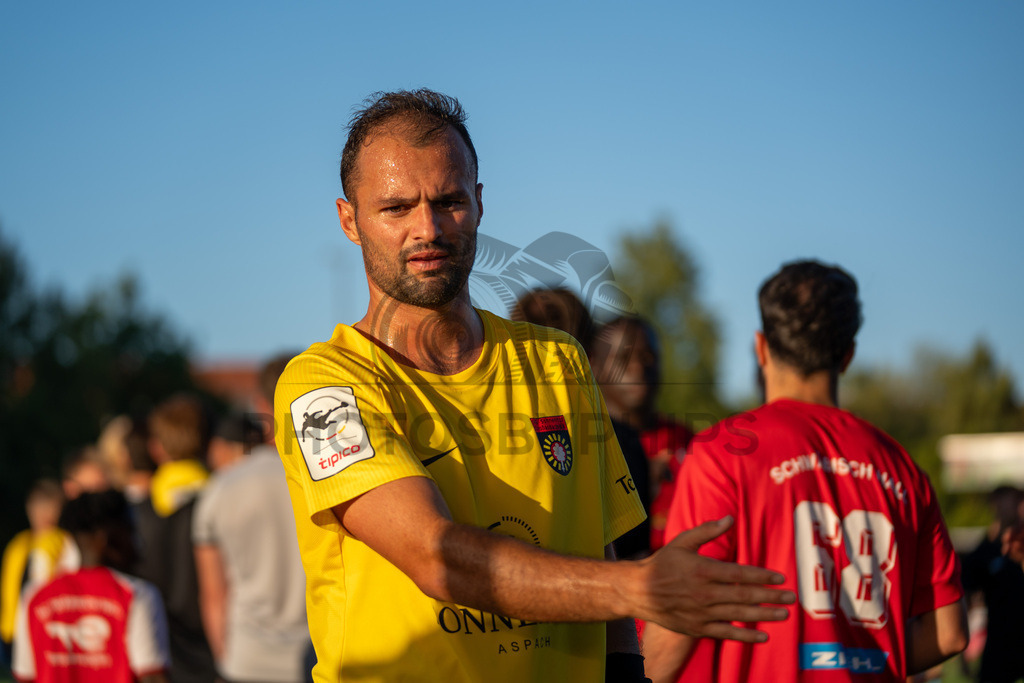 SSV Schwäbisch Hall vs. SG Sonnenhof Großaspach, Fussball, WFV-Pokal, 3. Runde, 11.08.2026 | Fabian Eisele (SG Sonnenhof Großaspach, #23) nach dem Sieg,SSV Schwäbisch Hall vs. SG Sonnenhof Großaspach, Fussball, WFV-Pokal, 3. Runde, 11.08.2026