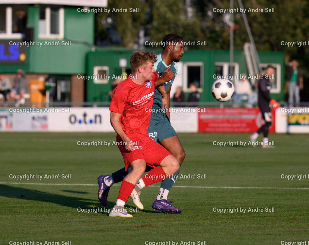 PSV Neumünster vs TSB Flensburg | Denzel Imasün (PSV #27) vs Melf Siemund (TSB #8) / Fußball-Oberliga Männer 2026/2027 / PSV Neumünster vs TSB Flensburg / PSV Stadion Platz A / Neumünster / 07.08.26 - Realisiert mit Pictrs.com