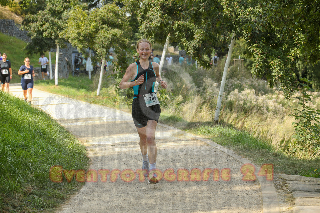 250824_1454_EX1_7954 | Sportfotografie im Rhein-Sieg Kreis, Köln, Bonn, NRW, Rheinland Pfalz, Hessen, etc. Unser Tätigkeitsfeld umfasst den Laufsport vom Volkslauf über den Marathon, Duathlon, Triathon bis zum Ultralauf wie Kölnpfad Ultra oder Schindertrail.