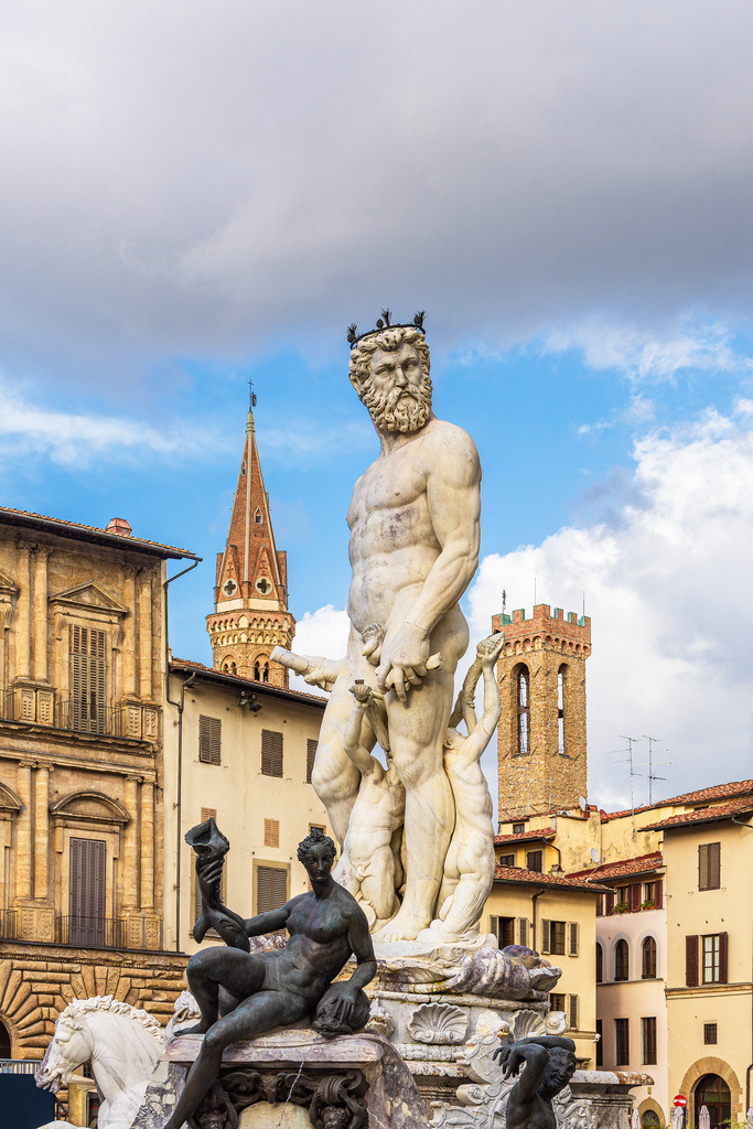 Blick auf den Neptunbrunnen in Florenz, Italien | Blick auf den Neptunbrunnen in Florenz, Italien.