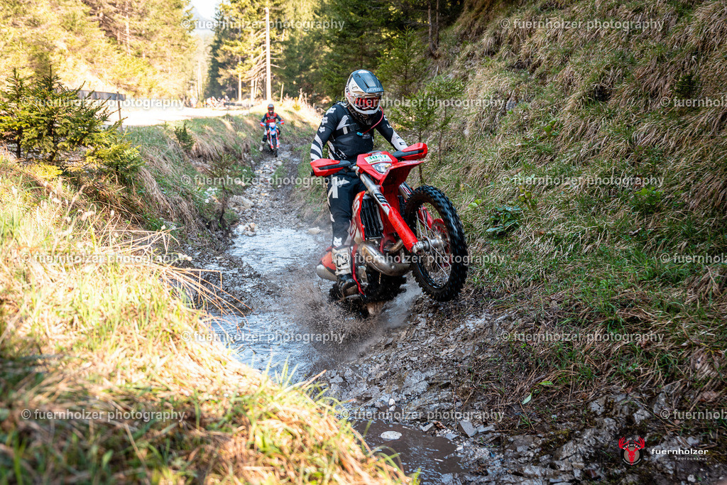fuernholzer_250501-C1-82 | Fotografische Impressionen von der Red Stag Enduro Extreme by fuernholzer-photography.com. Endurosport in Österreich fotografisch festgehalten von fuernholzer. Auftragsfotografie für Private, Gewerbefotos und Industriefotografie. Eventfotografie, Sportfotografie und Motorsportfotografie. Anbieter von Fotoworkshops, Fototraining, fotografischen Vorträgen und Fotoseminaren.