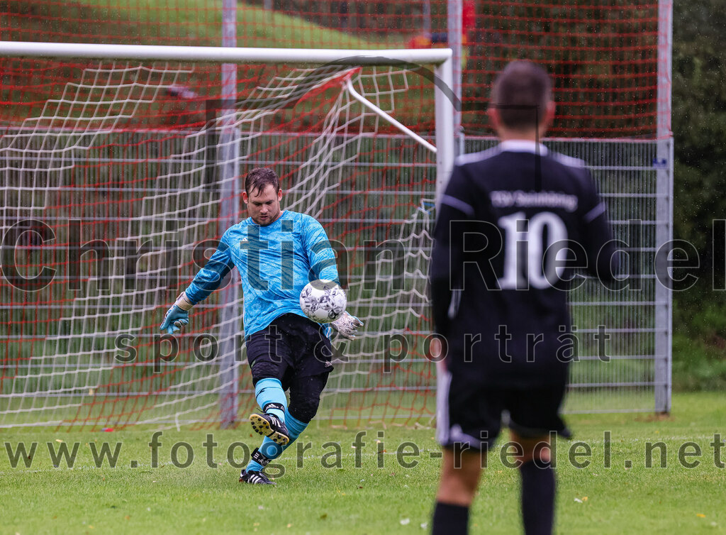 2023-08-27_081_TSV_Steinhoering_gegen_FC_Ebersberg | Steinhöring, Deutschland, 27.08.2023:
Fußball, Kreisklasse 2023 / 2024, 2. Spieltag, TSV Steinhöring gegen FC Ebersberg, Endergebnis: 2:0

Torwart Sebastian Frank (FC Ebersberg, #1)

Foto: Christian Riedel / fotografie-riedel.net