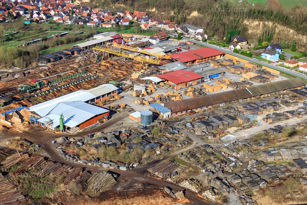 Vue aérienne: GERHARD SCIERIE SA à Mothern dans le département Bas Rhin, France – .Photo: IMG_25620.jpg prise le 02/04/2010 par Werner Riehm/FLY-FOTO.eu – Résolution de l'original: 4752 x 3168 px – SCIERIE GERHARD