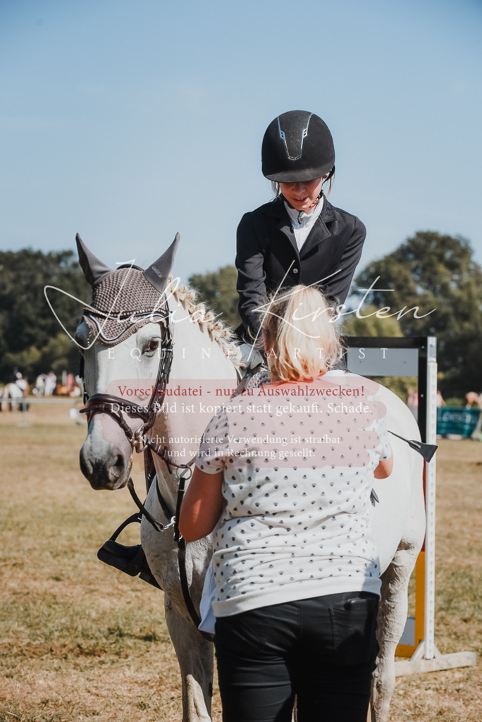 DSC_6395 | Pferde- und Turnierfotografie in Westsachsen. Pferdeportraits, Auftragszeichnungen und intuitive Kunst.