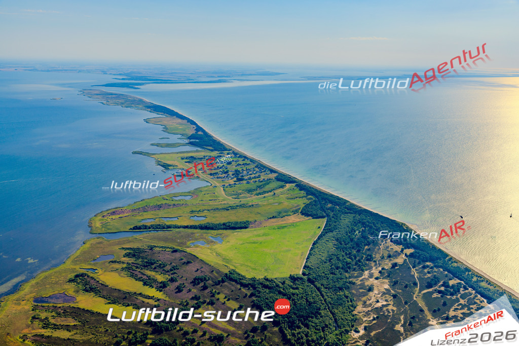 Luftaufnahme Neuendorf Insel Hiddensee - Die Luftaufnahme wurde 2025 vom UL-Flugzeug heraus erstellt ( ohne Drohne ) - Hochauflösende Luftaufnahme - für professionelle Ausdrucke geeignet. Die Geschenkidee !Mit Lizenz und Bildrechte bestellbar