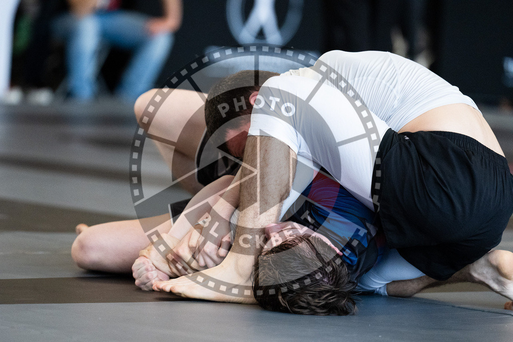 20251129PBB6952 | Fighters compete during the luta livre competition ILLCS XI winter edition on November 29, 2025 in Hannover, Germany.