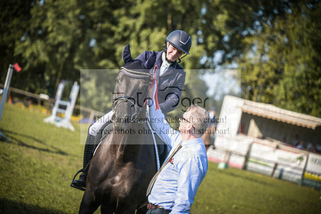 DOS_0049 | Entdecke hochwertige Reitturnierfotos von Foto Oger. Professionell, emotional und authentisch – jetzt Lieblingsmomente im Shop bestellen.Deutschlandweite Turnierfotografie. - Realisiert mit Pictrs.com