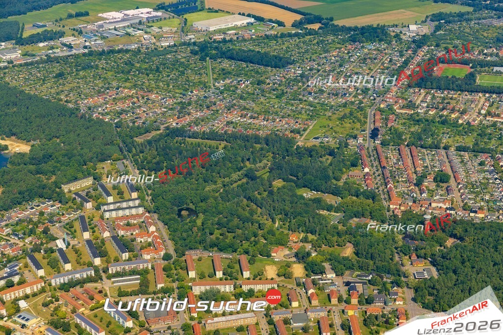 Stadtpark Wittenberge Bild- Das Luftbild wurde 2025 vom UL-Flugzeug heraus erstellt ( keine Drohne bzw. Drohnenaufnahme ) - Hochauflösende Luftaufnahme -Nicht vergleichbar mit Google Maps oder Satelittenbilder- Die Geschenkidee !Mit Lizenz und Bildrechte bestellbar - CC