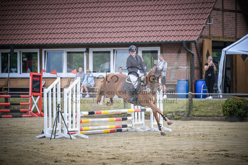 DOS_0157 | Entdecke hochwertige Reitturnierfotos von Foto Oger. Professionell, emotional und authentisch – jetzt Lieblingsmomente im Shop bestellen.Deutschlandweite Turnierfotografie. - Realisiert mit Pictrs.com