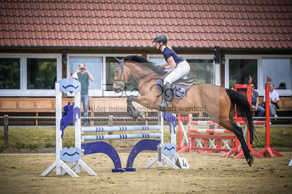 DOS_7468 | Entdecke hochwertige Reitturnierfotos von Foto Oger. Professionell, emotional und authentisch – jetzt Lieblingsmomente im Shop bestellen.Deutschlandweite Turnierfotografie. - Realisiert mit Pictrs.com