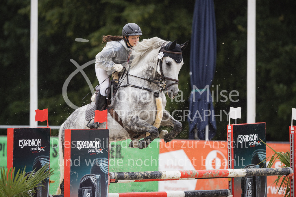 230727_BHO_M1-Spr_1-407 | Deine schönsten Turniermomente als professionelle Fotos! Entdecke hochwertige Pferdesport-Fotografie im Online-Shop. Jetzt Fotos finden & bestellen!