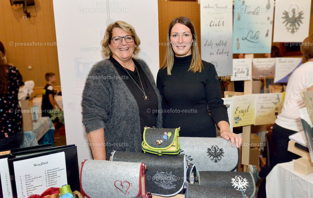 24-news-2022-Okt16-Frauenmesse-WB-HERZSTUECK-FILZ-WTV_5010 | Info aus dem Bezirk Reutte/Ausserfern Tirol sowie eine umfangreiche Bilddatenbank über die gesamte Region: Lechtal, Talkessel Reutte, Tannheimertal, Zwischentoren. Lech, Plansee, Zugspitze, Grenztunnel, B179, Fernpassstraße, Verkehr, Lawinen, Tradition, - Realisiert mit Pictrs.com